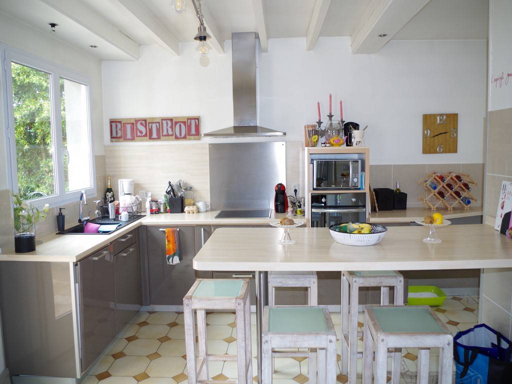 maison avec beaux volumes au coeur de cestas