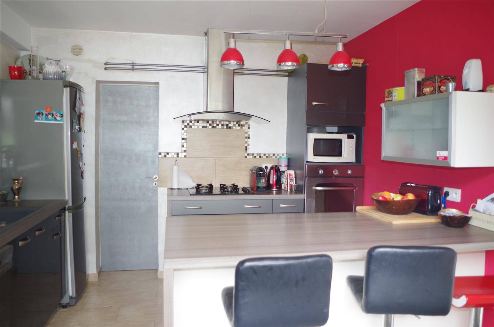 Maison de plain pied, 105m², 4 chambres sur 790m² CANEJAN BOURG