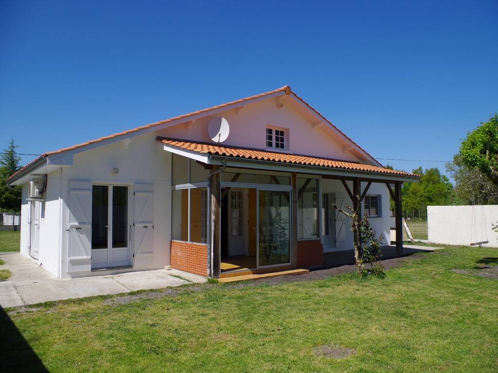 Maison plain pied de 112m², 3 chambres sur 1214m² de terrain avec garage LEOGNAN