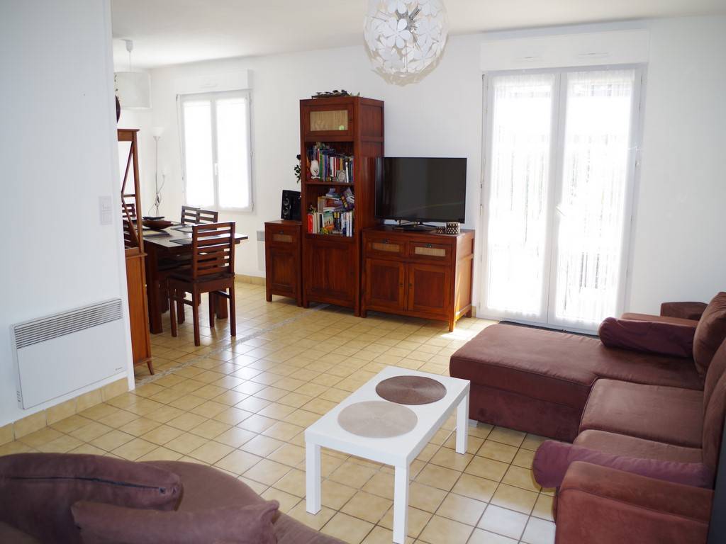 Maison de plain pied 80m² 2 chambres sur 379m² CANEJAN BOURG