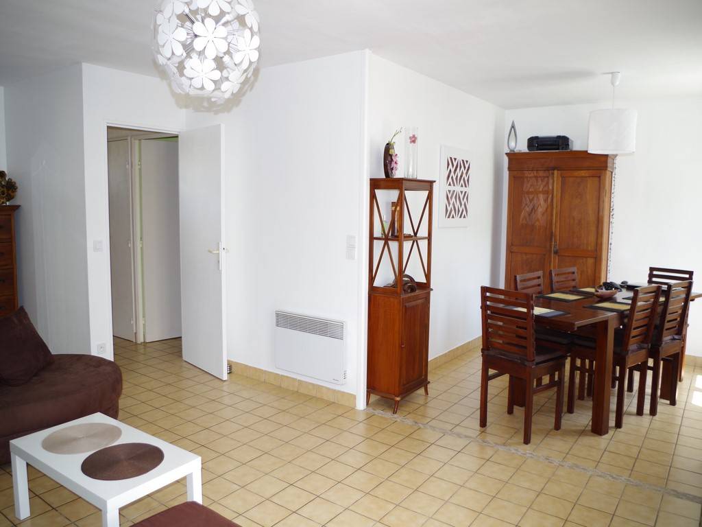 Maison de plain pied 80m² 2 chambres sur 379m² CANEJAN BOURG