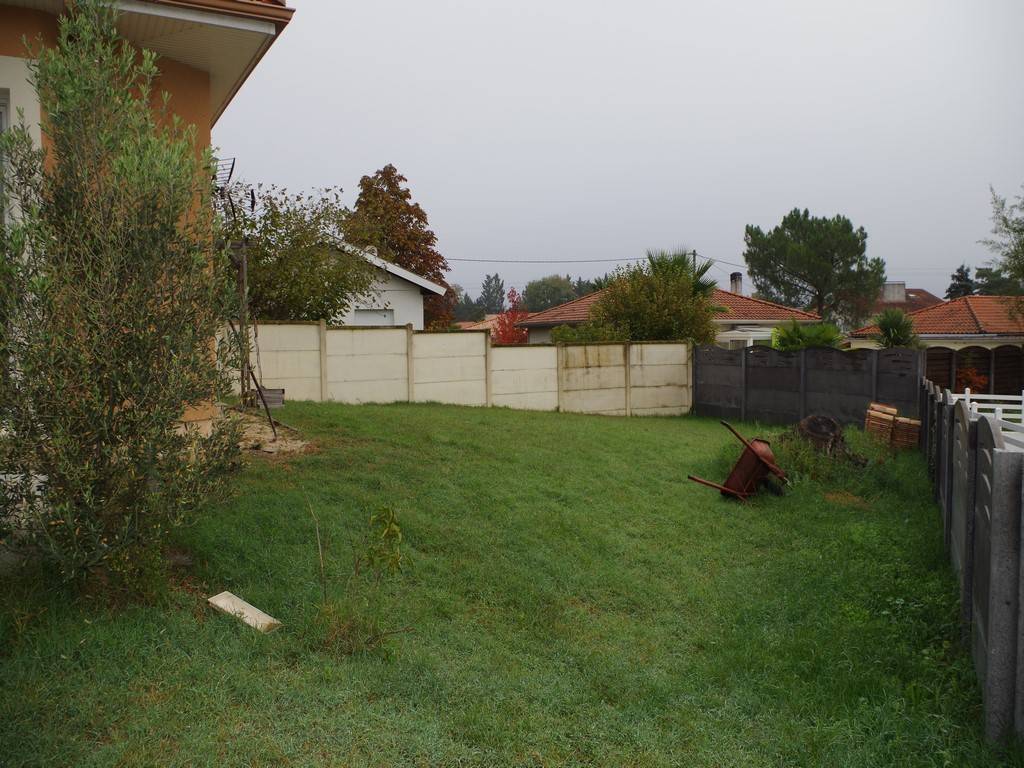 Maison plain pied, 116m², 3 chambres et bureau sur 651m² sur GRADIGNAN