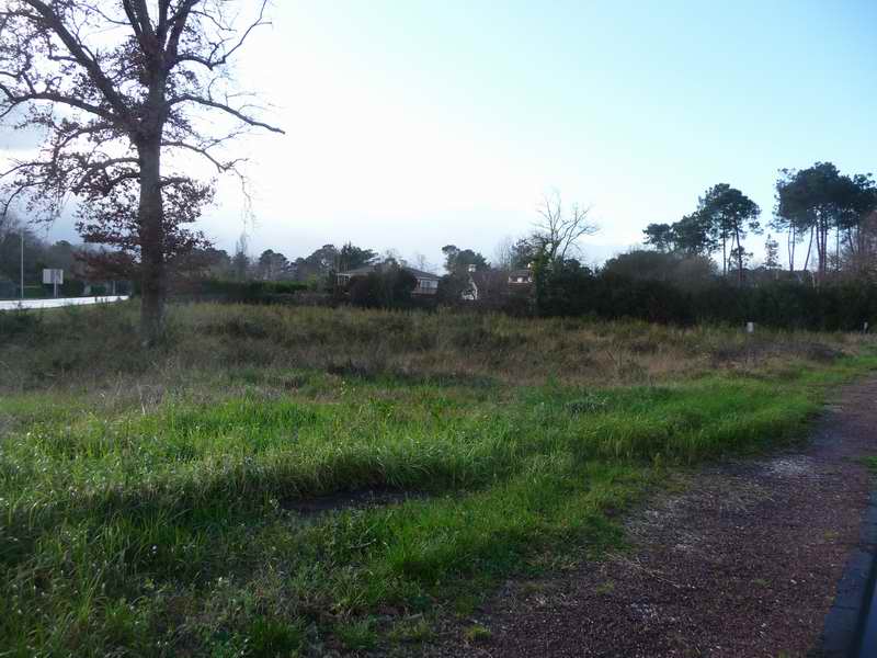 VENDU PAR NOTRE AGENCE : Terrain  proches écoles et commerces CESTAS Réjouit