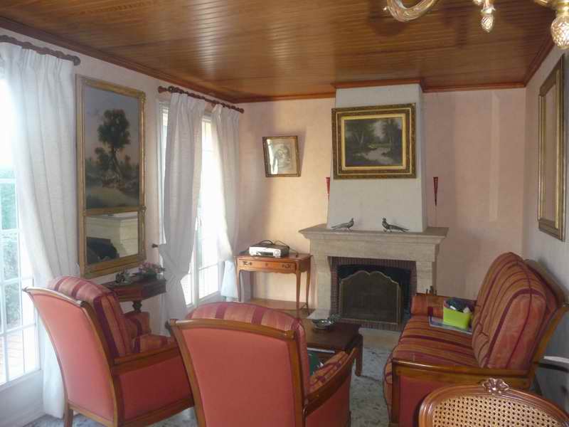 VENDU PAR NOTRE AGENCE Maison 110m² garage 989m² avec piscine CESTAS BOURG