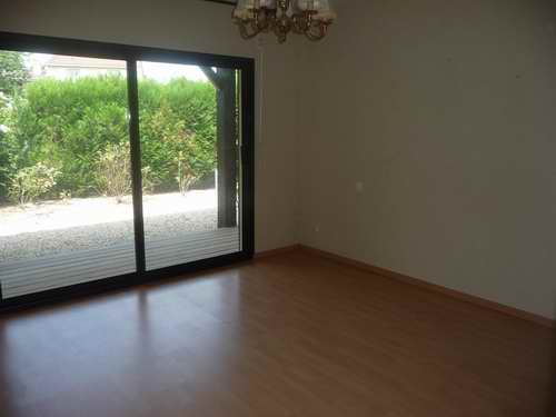 Maison plain pied 110m² 3 chambres garage 969m² de terrain Cestas Bourg