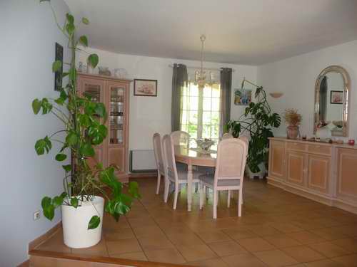 MAISON PLAIN PIED 188M², 5 CHAMBRES, 3000M² DE TERRAIN CESTAS REJOUIT