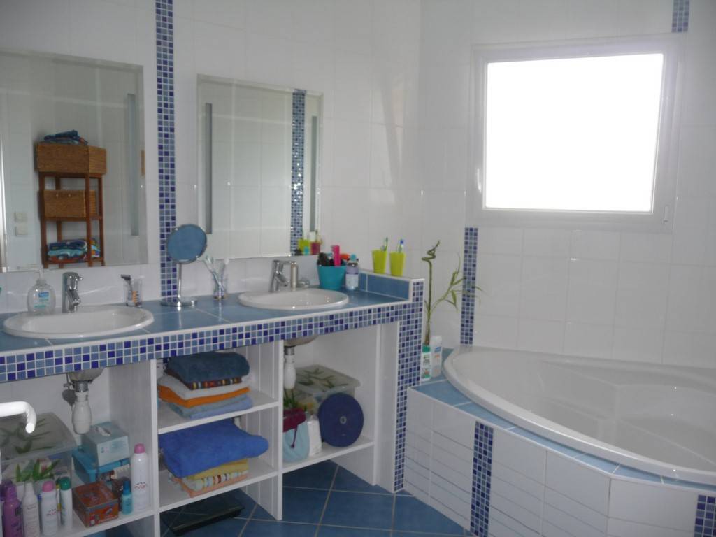 Maison 142m², 4 chambres sur 865m² de jardin avec garage sur CESTAS BOURG.