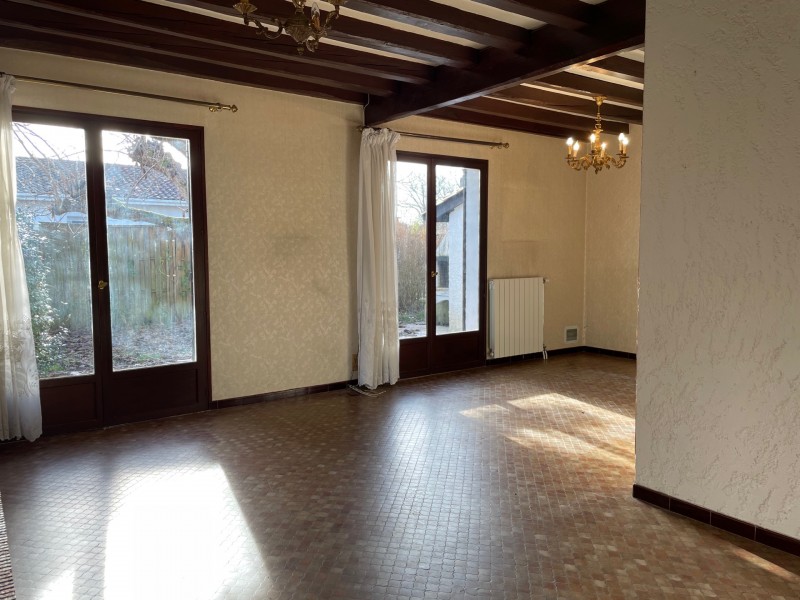 CESTAS PIERROTON, maison de plain-pied de 92m², 2 chambres, bureau, garage et parcelle de 551m²