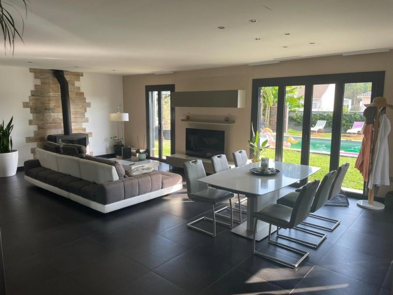 CESTAS maison de plain pied de 154m²  sur 1233m² avec piscine et garage