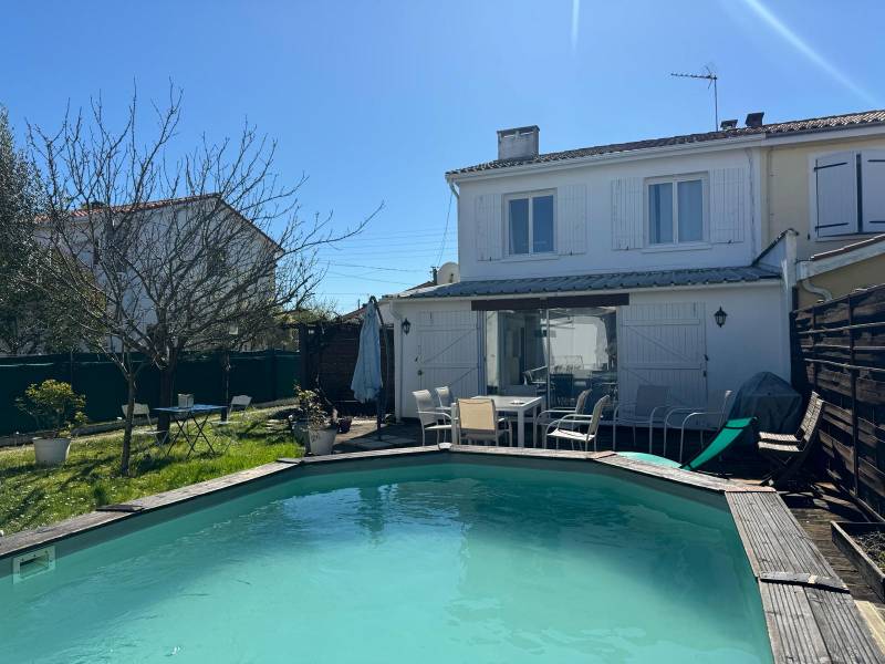 TALENCE proche GRADIGNAN, Maison à étage avec 3 chambres sur 360m² de jardin + dépendance