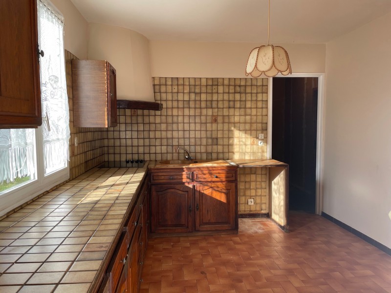 Maison de plain-pied, d'environ 100m², CESTAS Gazinet, 3 chambres, bureau et parcelle arborée de 1348m²