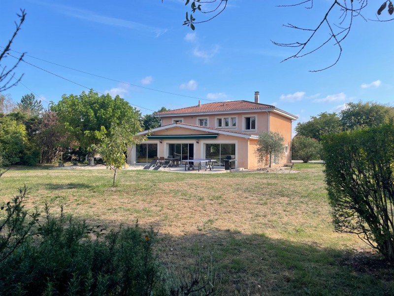 CESTAS, Maison 230m², 6 chambres sur  2970m² avec piscine