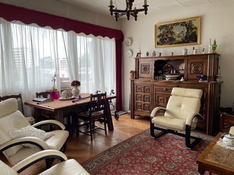 Maison mitoyenne à étage, PESSAC LE PONTET, 2 chambres, garage attenant et parcelle de 547m²