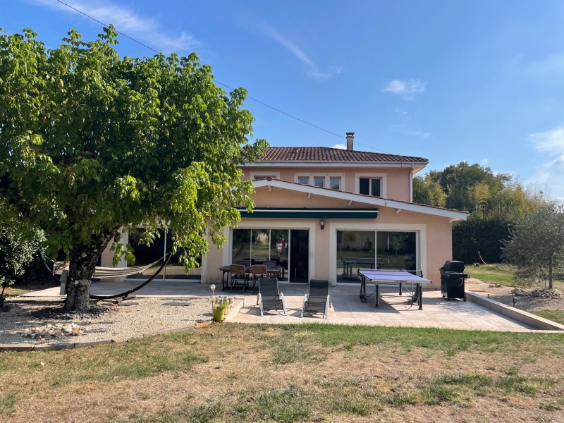 CESTAS, Maison 230m², 6 chambres sur  2970m² avec piscine