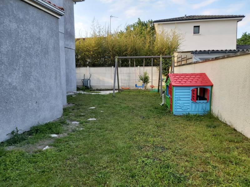 MAISON AVEC JARDIN SUR GRADIGNAN 