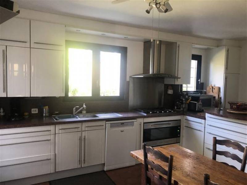 Maison à étage avec 5 chambres