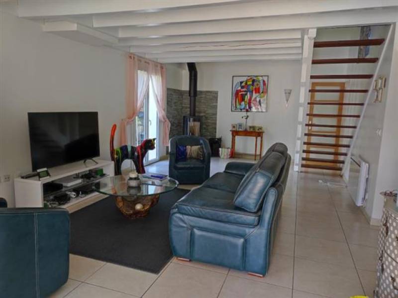 PESSAC MAGONTY, agréable maison à étage de 132m², 3 chambres sur 728m² de parcelle avec piscine