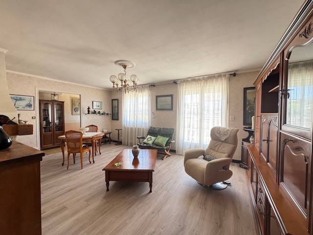 CESTAS, maison individuelle de plain-pied de 109m² avec 3 chambres + bureau, jardin et garage