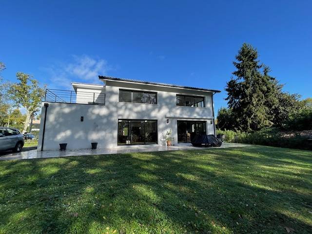 VILLA GRADIGNAN JARDIN 2598M²