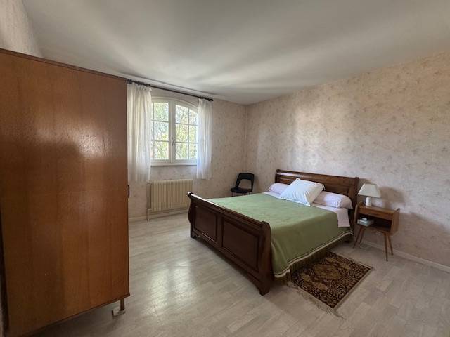 CESTAS, maison individuelle de plain-pied de 135m² avec 4 chambres, jardin et sous sol