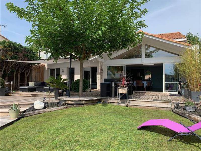 A acheter maison avec 6 chambres à Canéjan