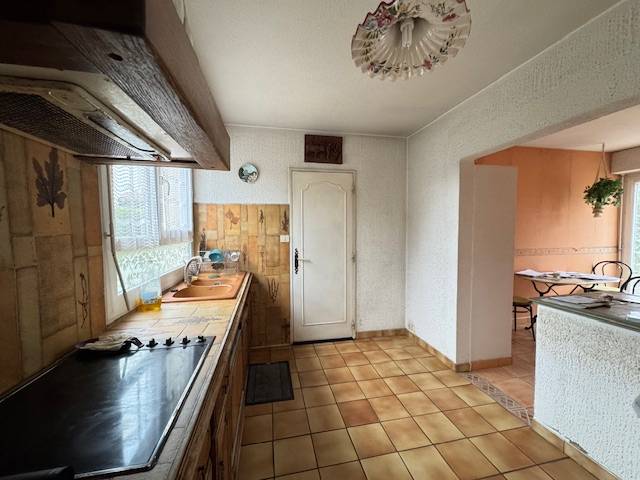 PESSAC, maison à étage avec 4 chambres sur 1172m² de jardin avec garage