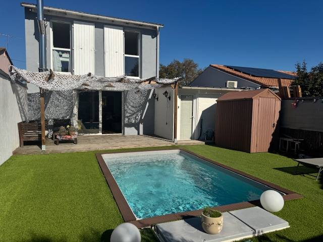 CANEJAN la house, maison mitoyenne à étage de 90m² avec 4 chambres, jardin et piscine