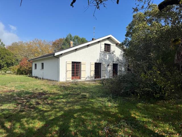 CESTAS réjouit, maison individuelle à étage de 156m² avec 4 chambres, jardin et garage