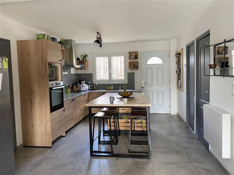 Maison récente 110m², LE BARP,  4 chambres, 2 points d'eau, garage et parcelle de 550m²