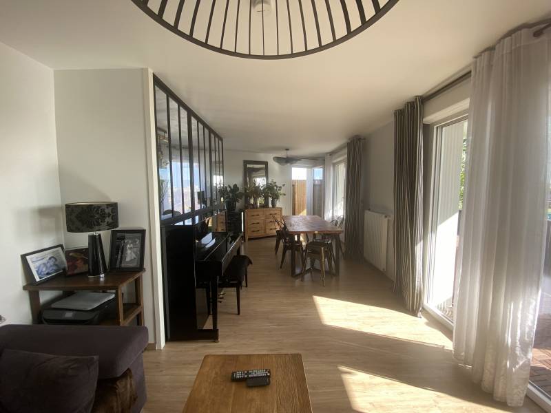 BRUGES, appartement de type 3 de 83m², grand balcon et 1 place de parking