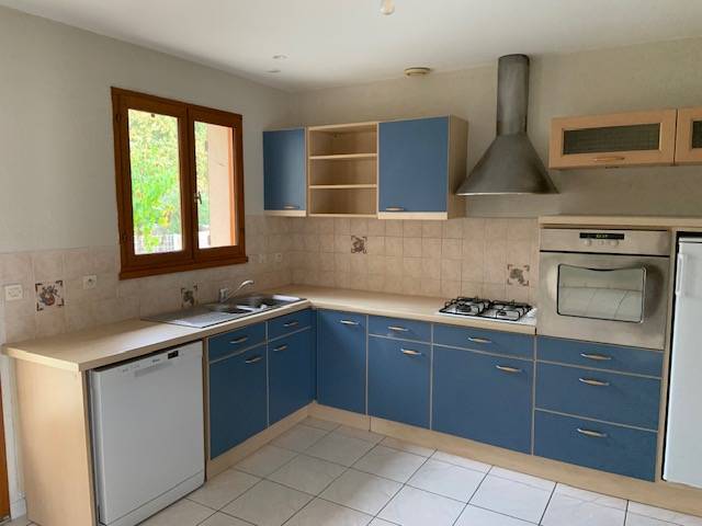 LE BARP, maison individuelle de plain-pied, 94m², 3 chambres, bureau et jardin avec piscine