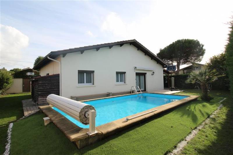 Maison traditionnelle à étage cestas réjouit 115m², 4 chambres sur parcelle de 654m² avec pisicne