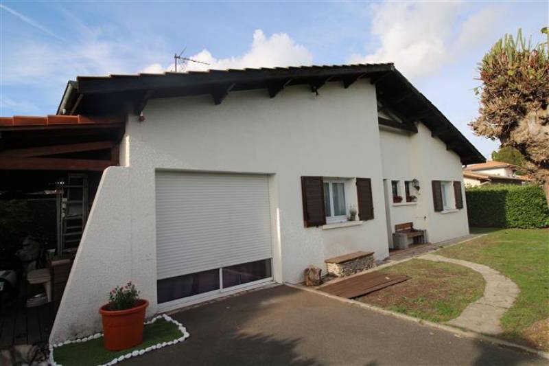 Maison traditionnelle à étage cestas réjouit 115m², 4 chambres sur parcelle de 654m² avec pisicne