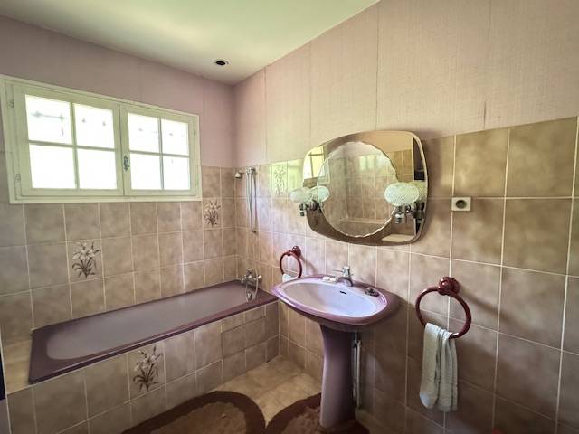 CESTAS, maison individuelle à  étage, 3 chambres sur 1950m² de jardin