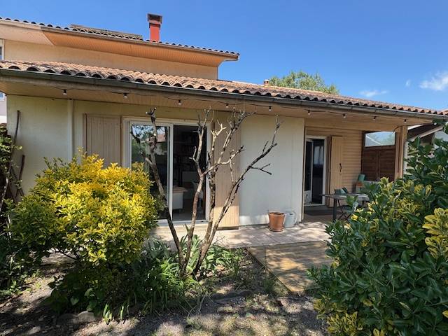 Maison mitoyenne d'un côté