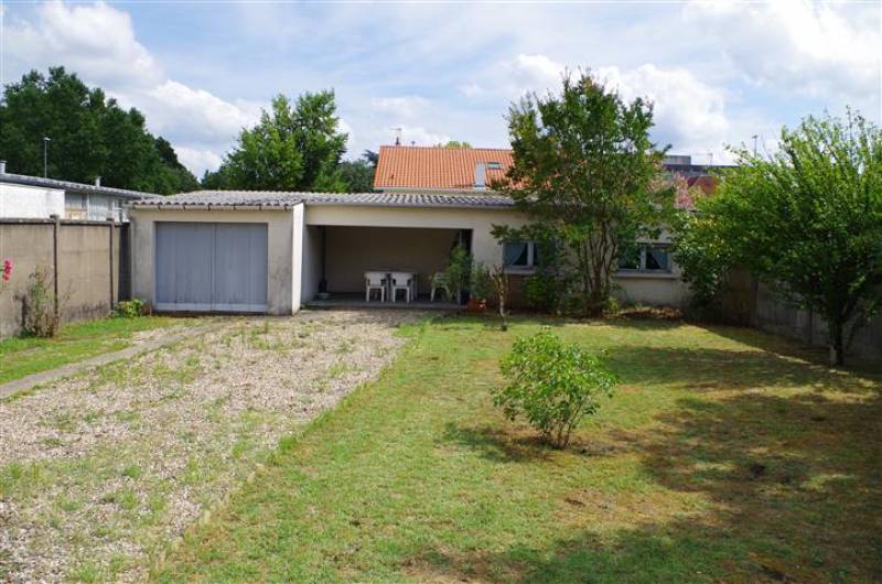 TALENCE, maison de 70m², 2 chambres, garages et dépendance