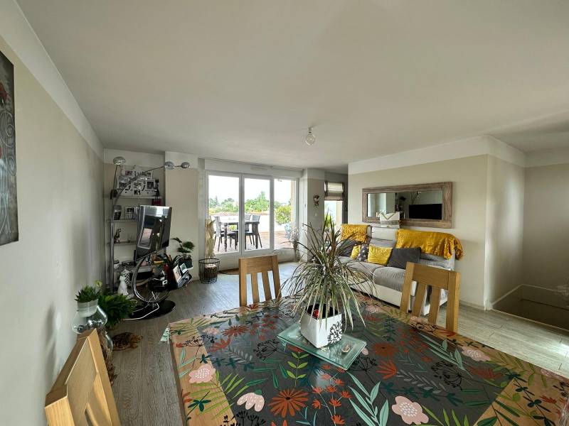 GRADIGNAN FAVARD, DUPLEX DE 76M² AVEC TERRASSES, 2 CHAMBRES, 2 PLACES DE PARKING