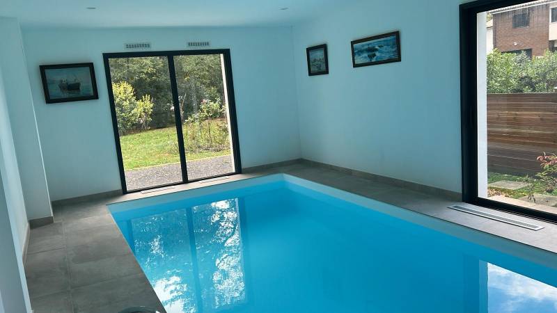 PISCINE INTERIEUR GRADIGNAN