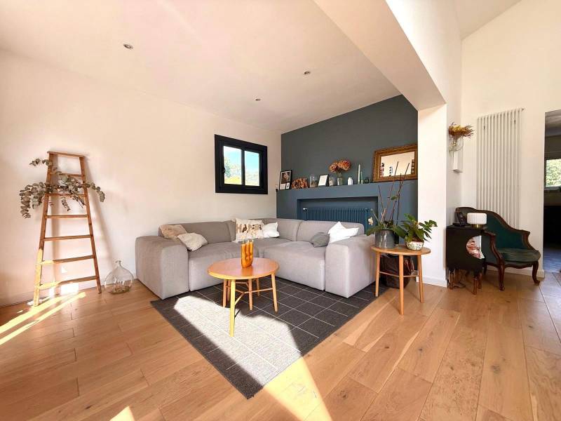 Landaise à étage avec 4 chambres sur 929m² de terrain