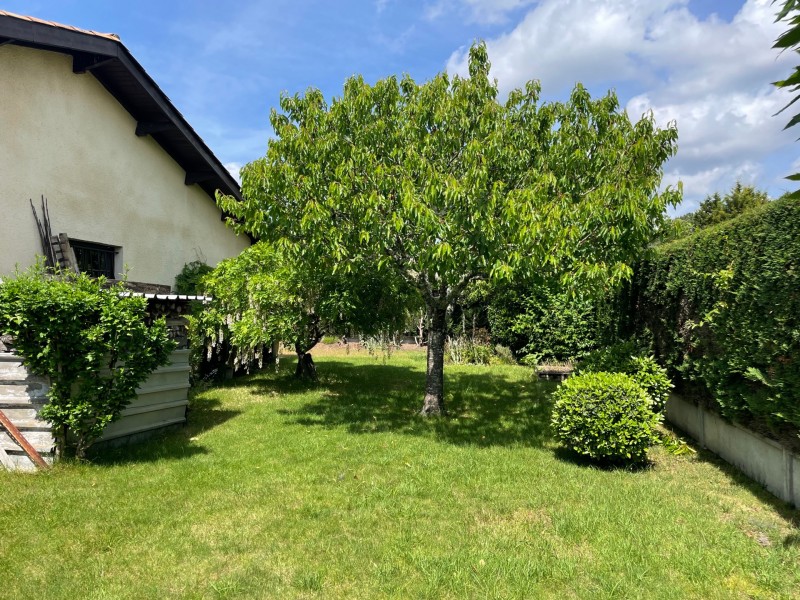 CESTAS Gazinet, maison traditionnelle de plain pied, de 115m², 4 chambres, garage sur 778m² de jardin