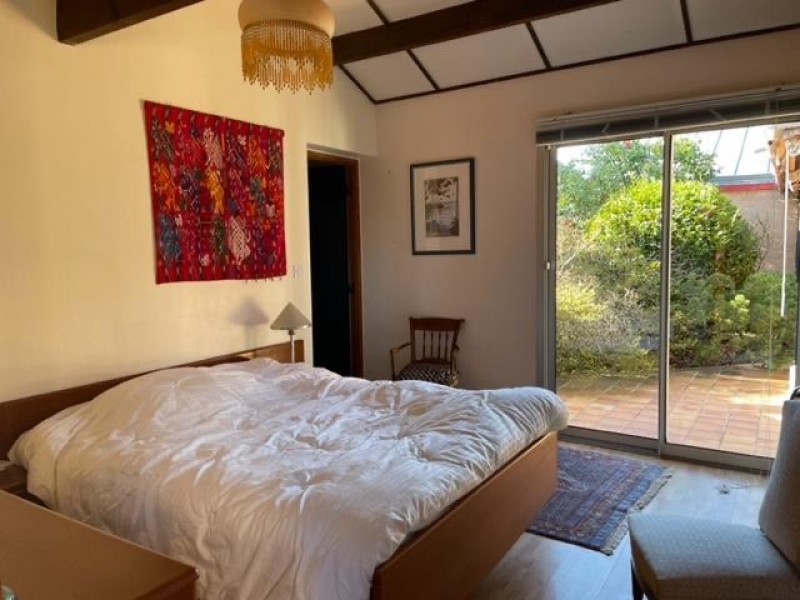 CESTAS Réjouit, maison d'architecte de 200m², 4 chambres, jardin paysagé de 1857m² avec piscine et pool house