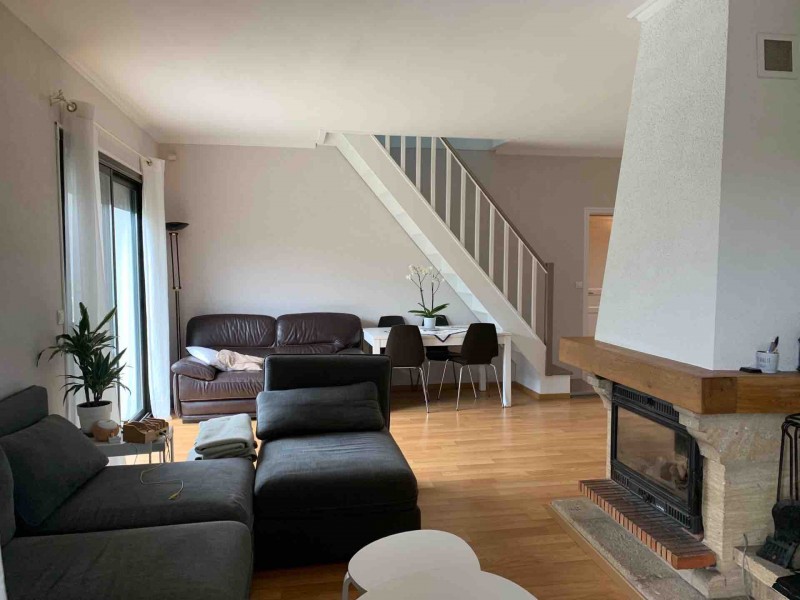 Maison traditionnelle à étage cestas réjouit 115m², 4 chambres sur parcelle de 654m² avec pisicne