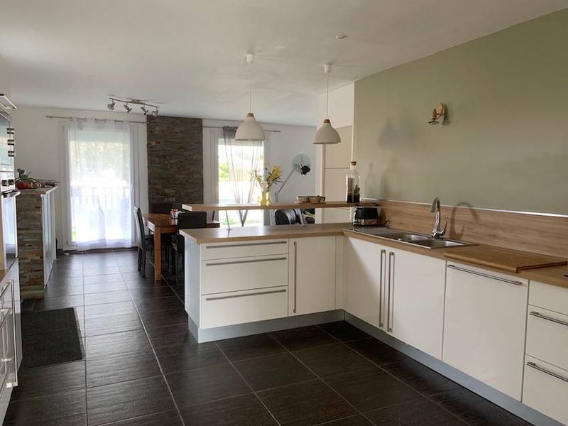 Charmante maison à étage CESTAS GAZINET  d'environ 135m², 4 chambres sur parcelle de 366m²