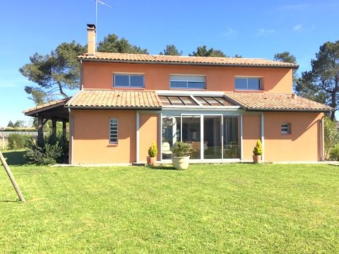 Maison 191m²,  5 chambres sur 1425m² LEOGNAN 