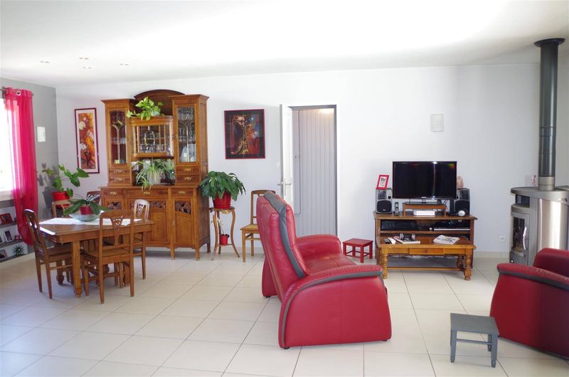 Maison plain pied 140m² sur 929m² de terrain avec piscine CESTAS BOURG