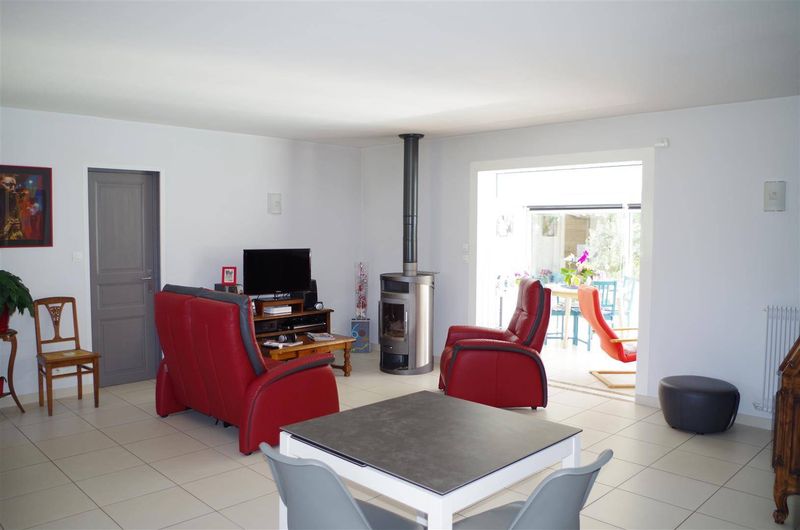 Maison plain pied 140m² sur 929m² de terrain avec piscine CESTAS BOURG