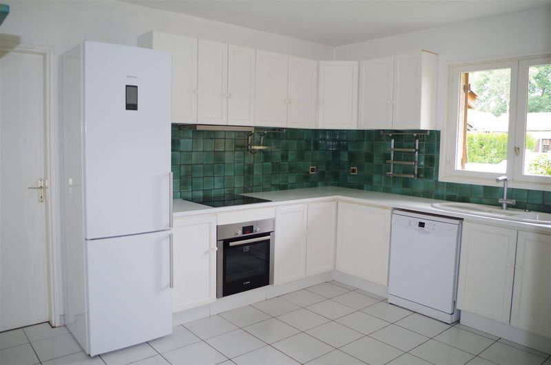 Maison à étage 170m² 5 chambres sur 852m² de jardin avec piscine CESTAS