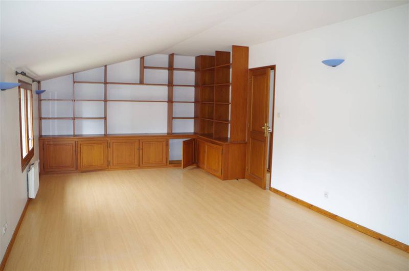 Maison à étage 170m² 5 chambres sur 852m² de jardin avec piscine CESTAS