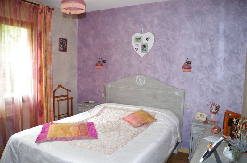 CESTAS REJOUIT, maison de plain pied, 110m², 3 chambres+ bureau, garage sur 816m² de parcelle avec piscine