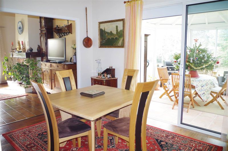 Landaise à étage de 157m², 4 chambres sur 1954m² avec piscine sur CESTAS REJOUIT